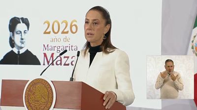 মেক্সিকোয় ভূমিকম্প: সংবাদ সম্মেলন ছেড়ে বেরিয়ে গেলে...